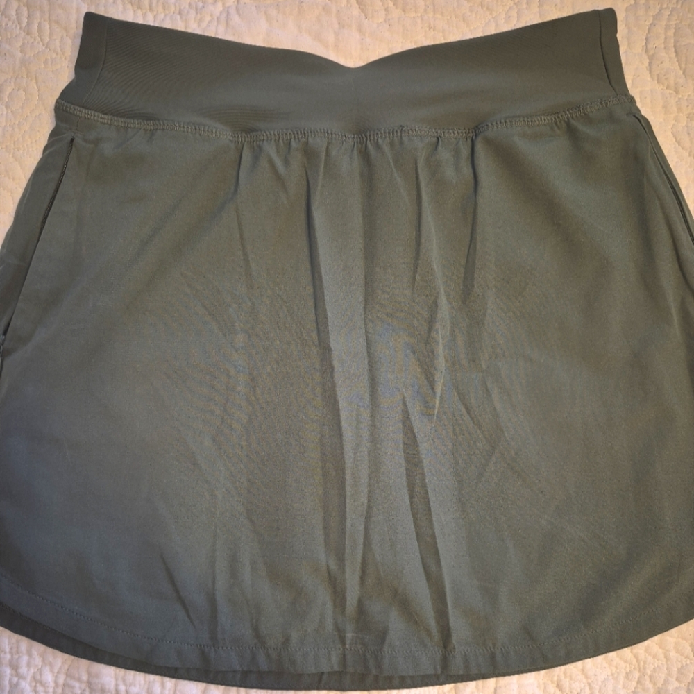 Old Navy Stretchtech Skort Size Small Olive Green